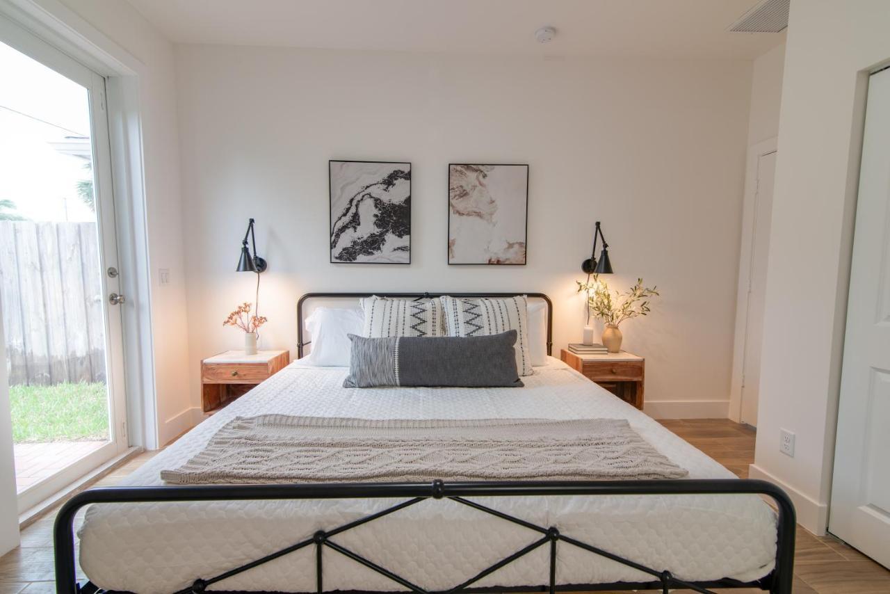 Private Cottage - King Beds, Brand New, Near Beach, Golfing, Shopping & Restaurants 沃思湖 外观 照片